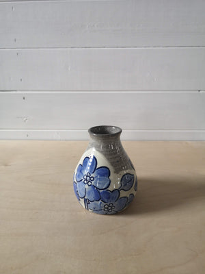 Open image in slideshow, Blue and White Floral Bud Vase
